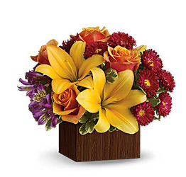 F113 Wooded cube arrangement from Fabbrini's Flowers in Hoffman Estates, IL
