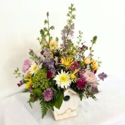 Dahl502 Moms birdhouse from Fabbrini's Flowers in Hoffman Estates, IL