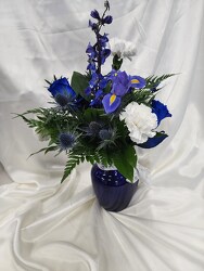MOM LOVES BLUE M001BL from Fabbrini's Flowers in Hoffman Estates, IL