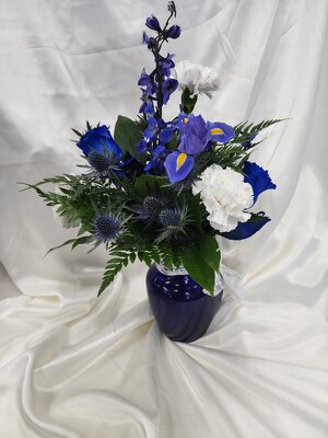 MOM LOVES BLUE M001BL from Fabbrini's Flowers in Hoffman Estates, IL