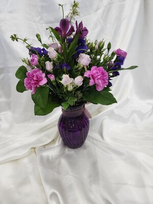 M001PUR MOM LOVES PURPLE from Fabbrini's Flowers in Hoffman Estates, IL