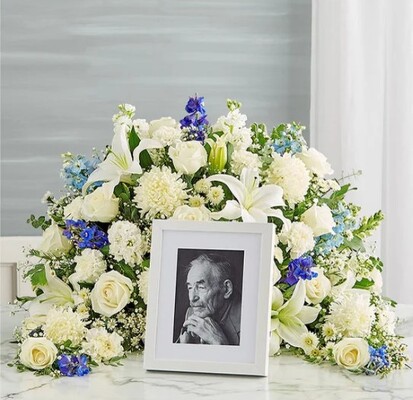 S14B URN & PHOTO TRIBUTE from Fabbrini's Flowers in Hoffman Estates, IL