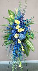 S15D EASEL OF BLUE from Fabbrini's Flowers in Hoffman Estates, IL