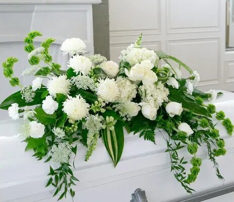 S4E WHTIE CONTEMPORARY CASKET  from Fabbrini's Flowers in Hoffman Estates, IL