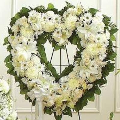 S7D WHITE HEART EASEL from Fabbrini's Flowers in Hoffman Estates, IL