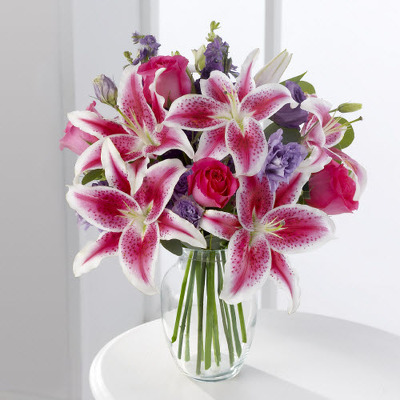 Vase gazers roses E115 from Fabbrini's Flowers in Hoffman Estates, IL